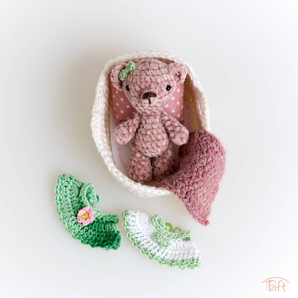 Macík v košíku – miniatúrny svet plný nežnosti