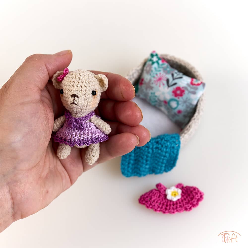 Macík Mia v košíku – miniatúrny svet plný nežnosti