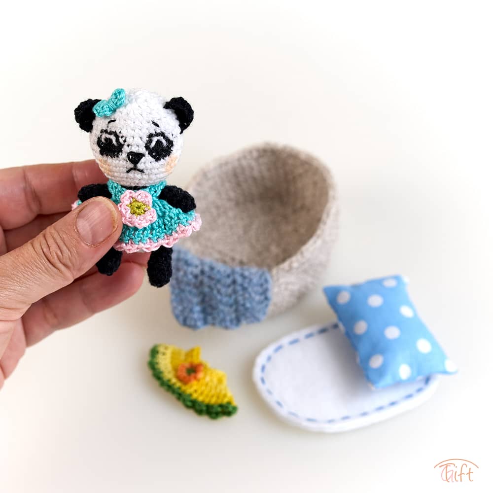 Pandička Nela v košíku – miniatúrny svet plný nežnosti