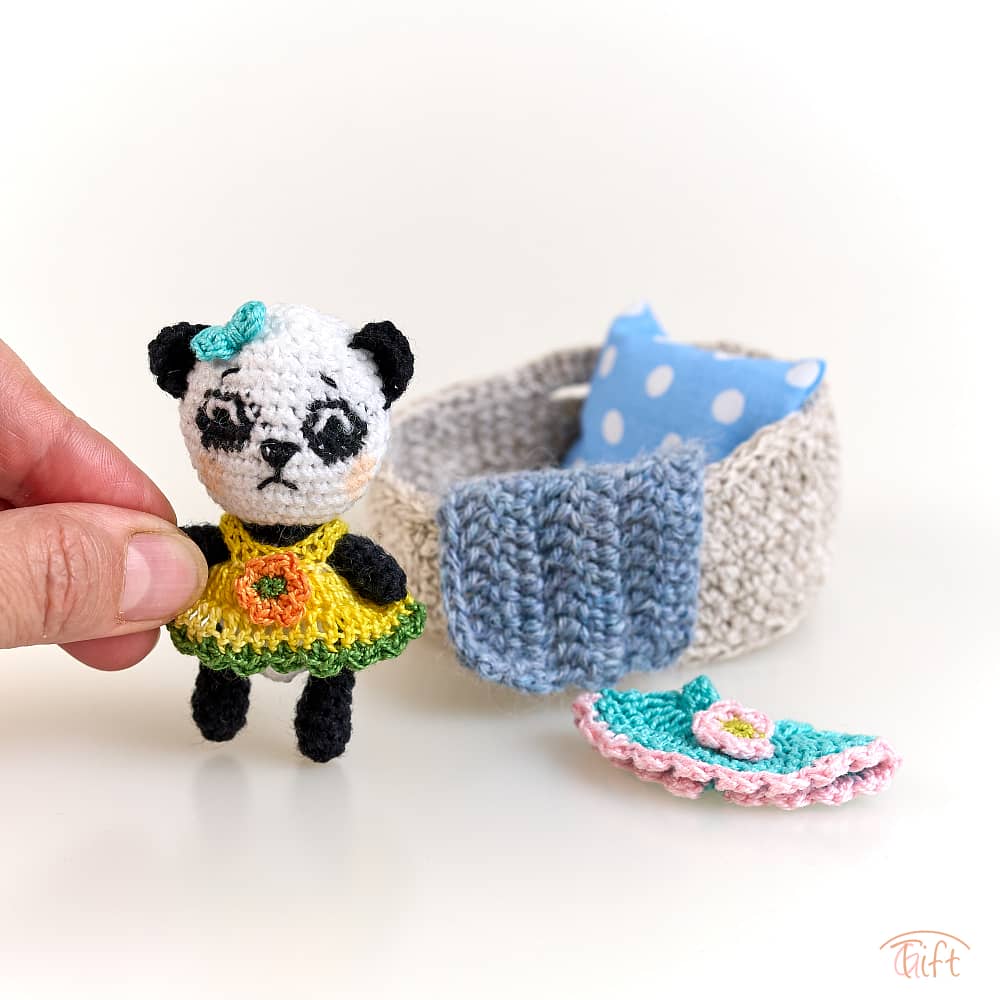 Pandička Nela v košíku – miniatúrny svet plný nežnosti