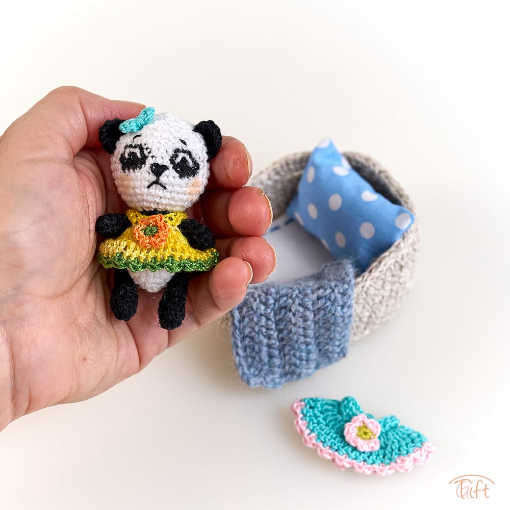 Pandička Nela v košíku – miniatúrny svet plný nežnosti