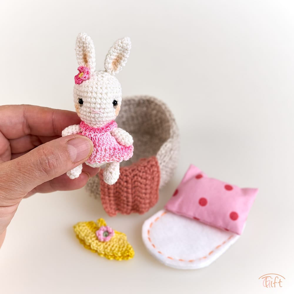 Zajačik Bambi v košíku – miniatúrny svet plný nežnosti