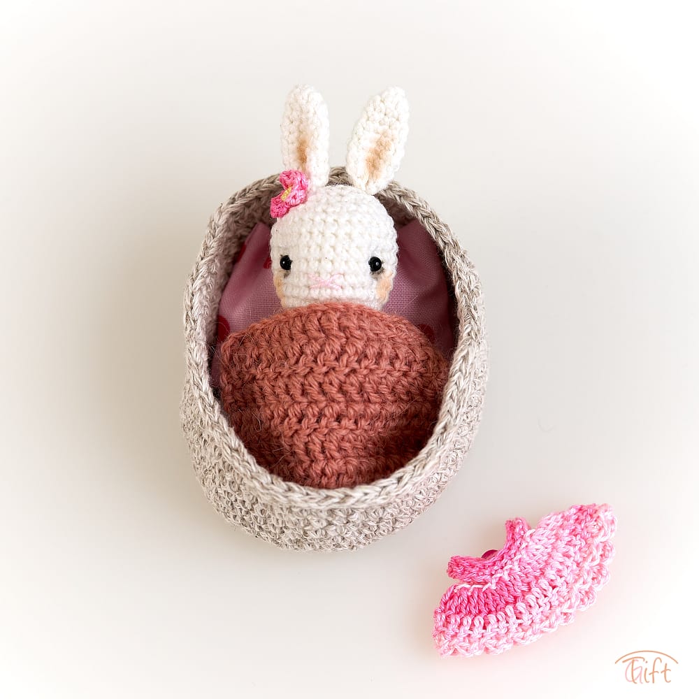 Zajačik Bambi v košíku – miniatúrny svet plný nežnosti