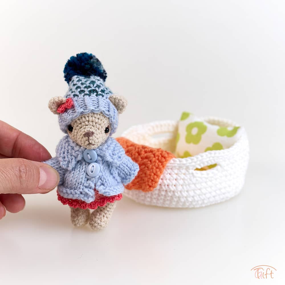 Macík Bella v košíku – miniatúrny svet plný nežnosti