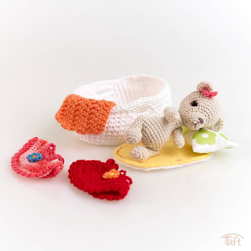 Macík Bella v košíku – miniatúrny svet plný nežnosti